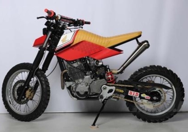 Moto.it e OJ Design Contest: la Honda Bouzin esposta al nostro stand