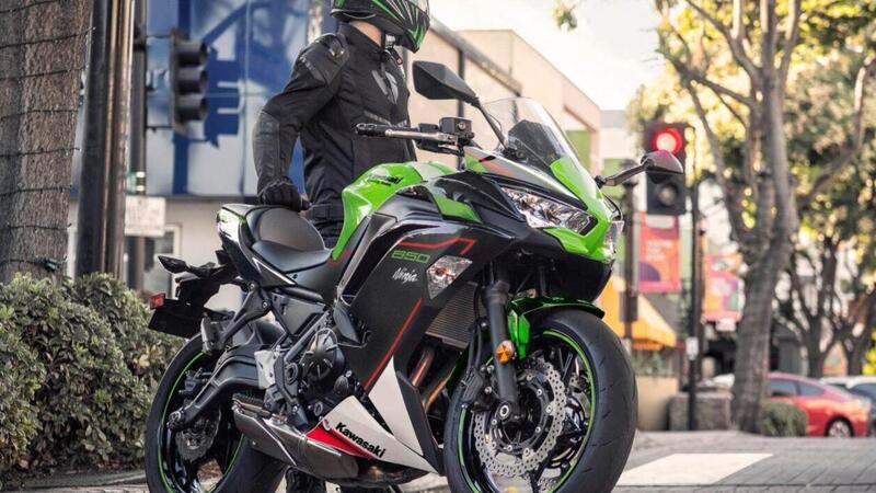 Kawasaki Ninja 650, le nuove colorazioni 2022 e la &ldquo;Performance&rdquo;