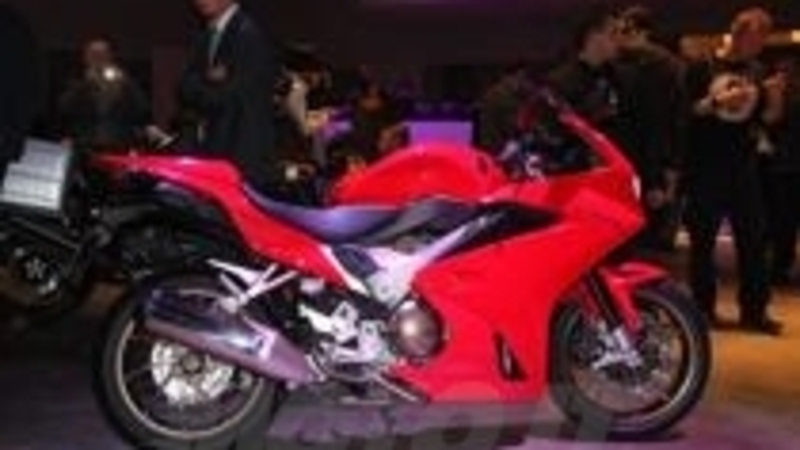 EICMA 2013. Honda VFR800F 2014