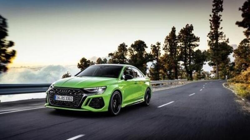 La nuova Audi RS 3 2.5 con Torque Splitter e 400 CV tocca i 290 Km/h [derapabile]