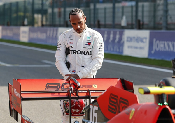 Lewis Hamilton non voluto in Ferrari: &quot;Non &egrave; mai stato possibile e non so perch&eacute;. Il rosso &egrave; sempre il rosso&quot;