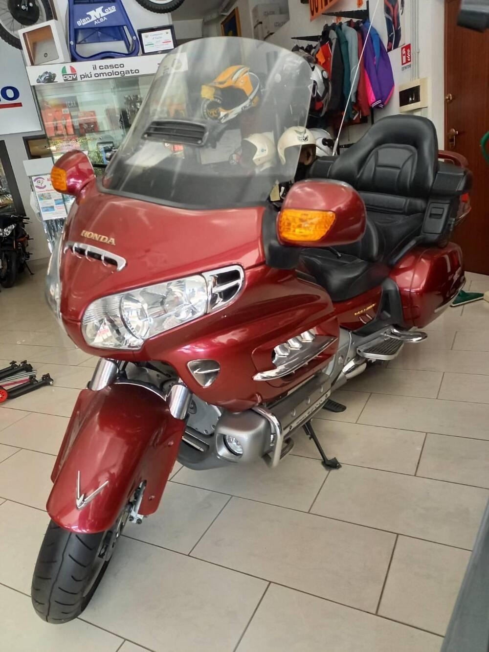 Honda GL 1800 Gold Wing (2000 - 05) (3)