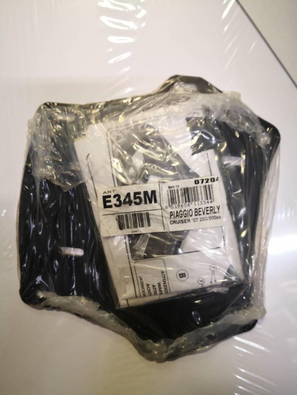 Kit fiss. portapacchi per Piaggio Beverly Cruiser Givi (2)