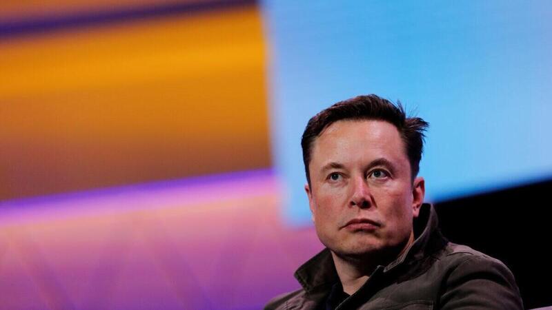 TESLA: condanna da 137 MILIONI di dollari per razzismo verso un ex dipendente