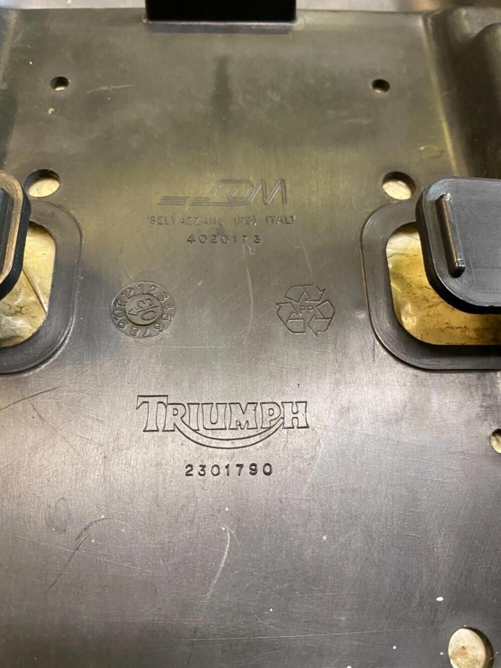 Sella Triumph Bonneville (2)