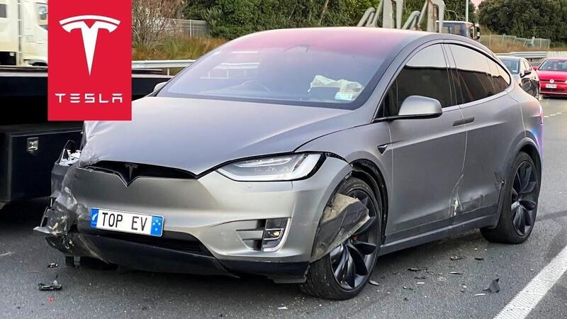 Un curioso &quot;attacco&quot; alla Tesla Model X con danni per 45.000 $ [video]