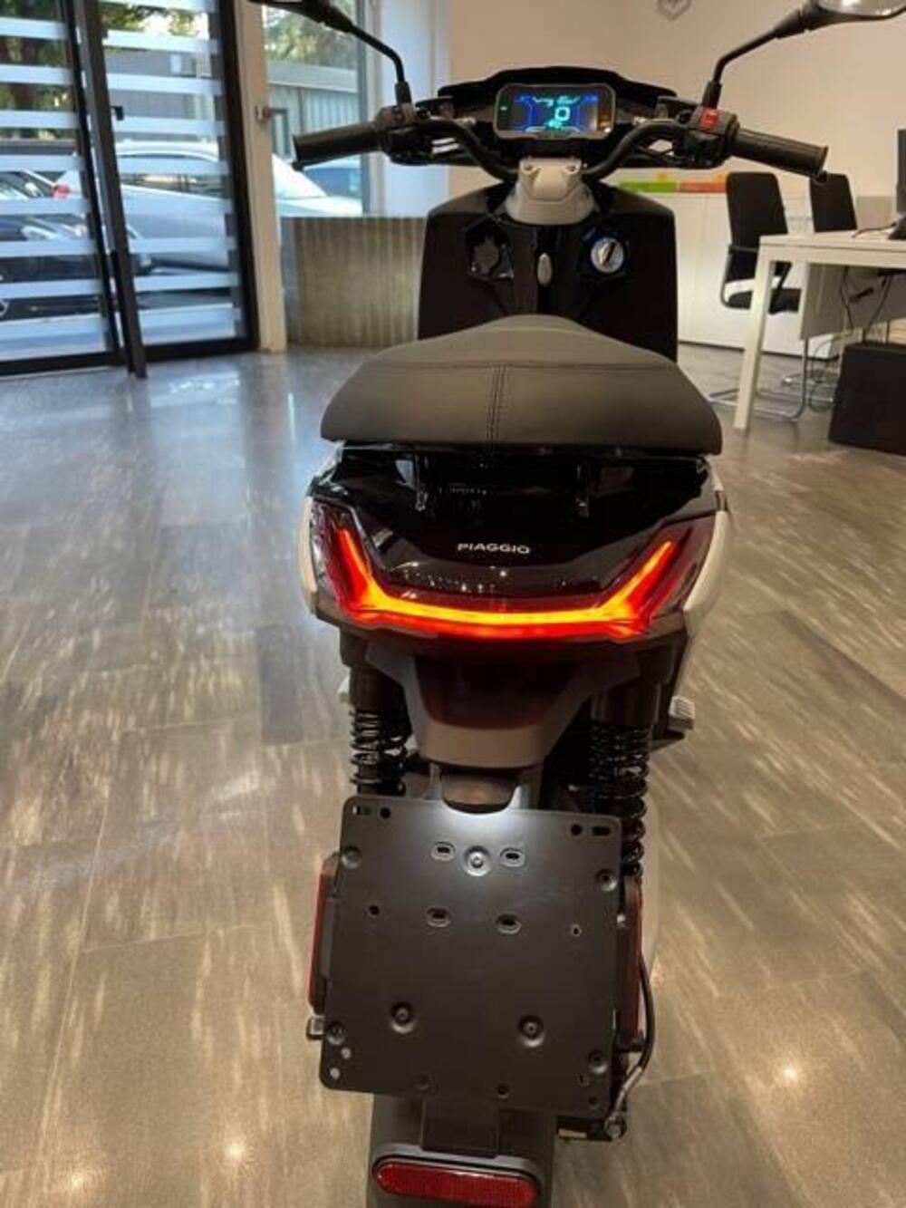 Piaggio 1 Active (2022 - 25) (7)