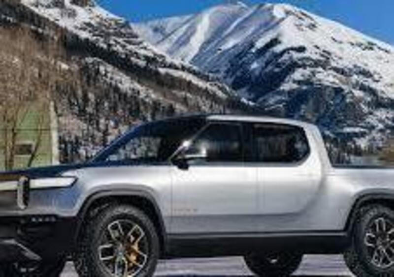 Tesla cita ancora in giudizio Rivian: ha rubato informazioni sulle batterie