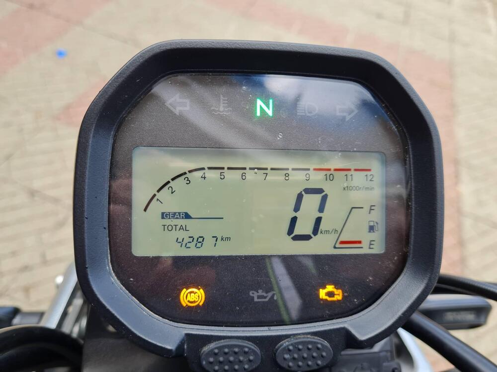 Voge Trofeo 300AC (2021 - 25) (3)