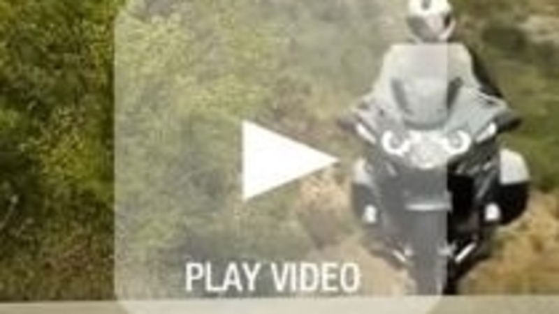 Il video della nuova BMW R1200RT spinta dal boxer raffreddato a liquido
