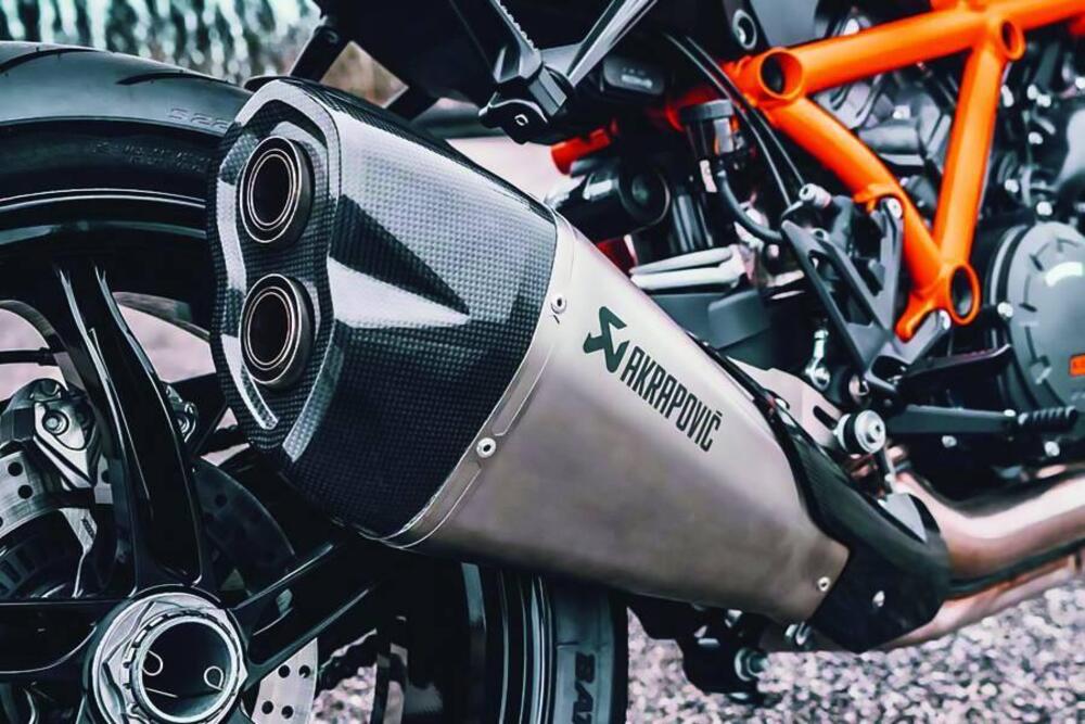 KTM AKRAPOVIČ "SLIP-ON LINE" SUPER DUKE R 20/21 Akrapovic (2)