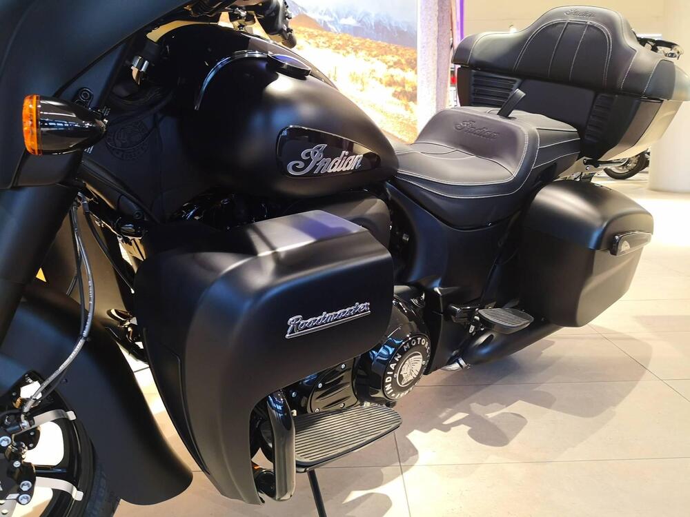 Indian Roadmaster 1890 Dark Horse (2021 - 25) (16)