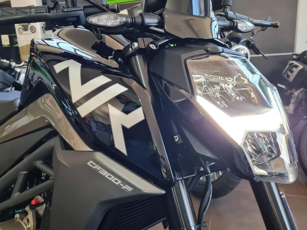 CFMOTO 300NK (2021 - 25) (2)