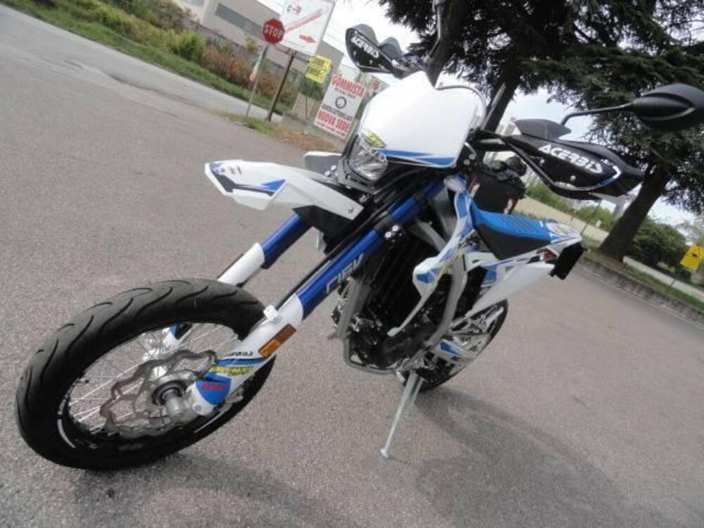 Valenti Racing SM 125 Z (2020 - 22) (3)