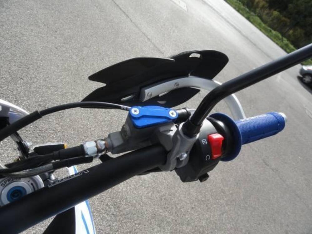 Valenti Racing SM 125 Z (2020 - 22) (11)