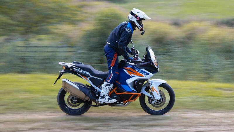 KTM 1290 SuperAdventure R TEST: l&#039;abbiamo provata su strada e in enduro