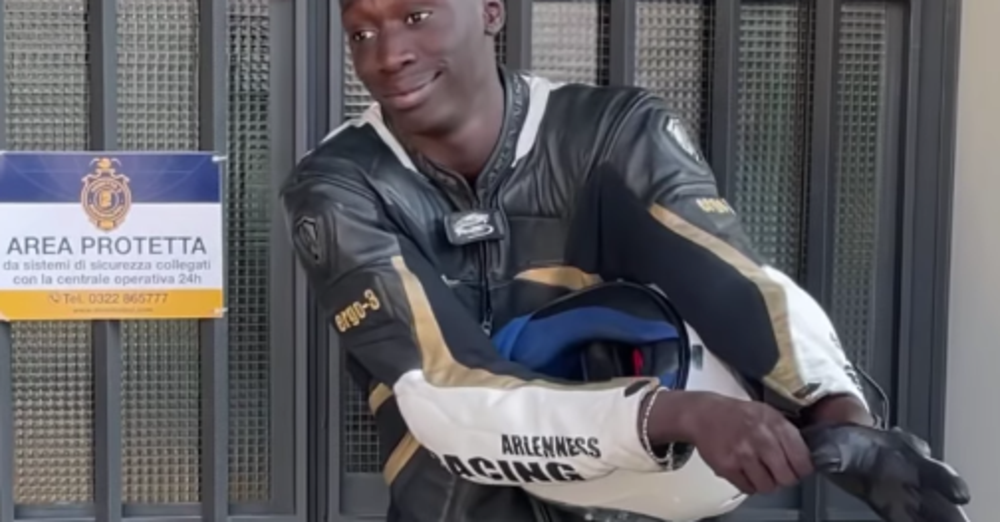[VIDEO] Khabi Lame vuole andare in moto ma qualcosa va storto (e Quartararo gli risponde)