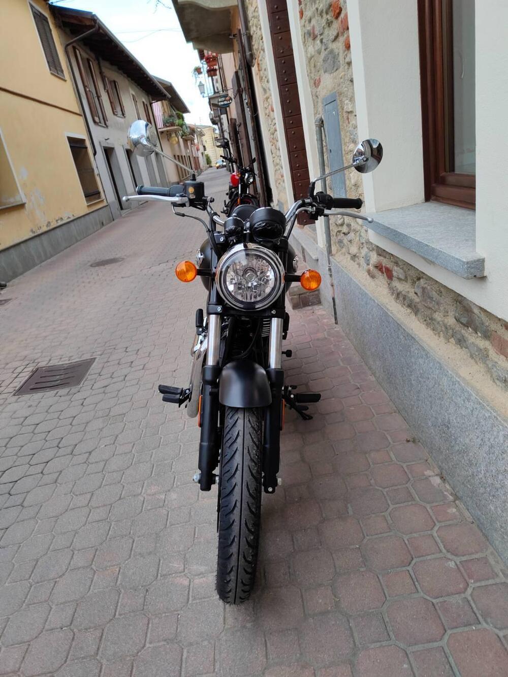 Royal Enfield Meteor 350 Fireball (2021 - 25) (3)