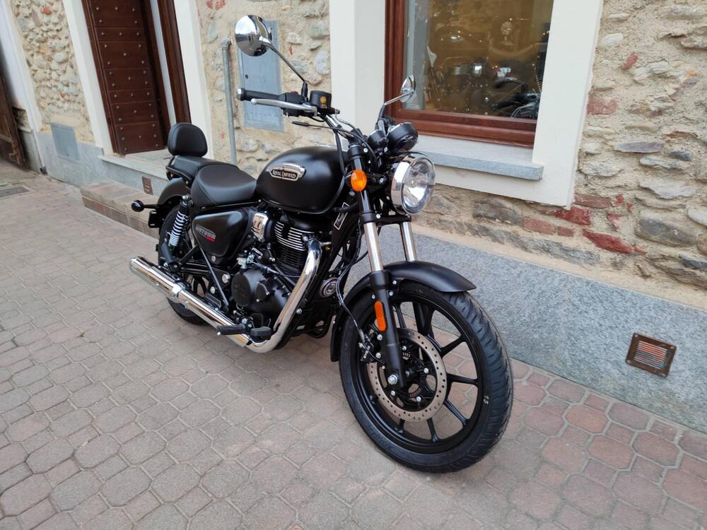 Royal Enfield Meteor 350 Fireball (2021 - 25) (4)
