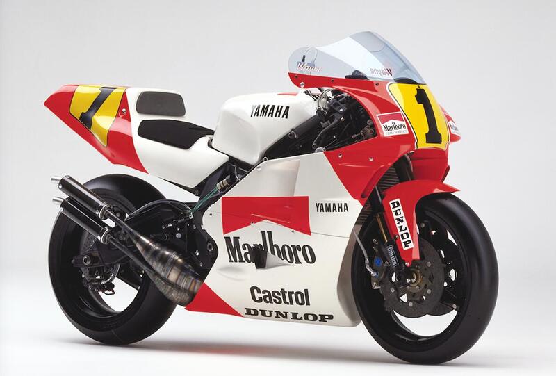 La Yamaha YZR 500 rappresenta al meglio lo stato dell&rsquo;arte della tecnica da Gran Premio della sua epoca. Il motore aveva quattro cilindri a V e l&rsquo;alimentazione era controllata da valvole a lamelle collocate centralmente. Questa &egrave; la versione del 1991 che erogava 165 cavalli a 11750 giri/min