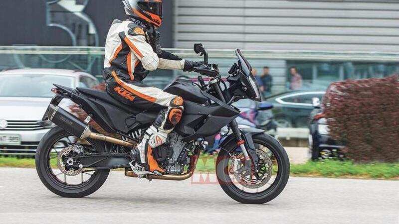 KTM 890 SMT in arrivo? 