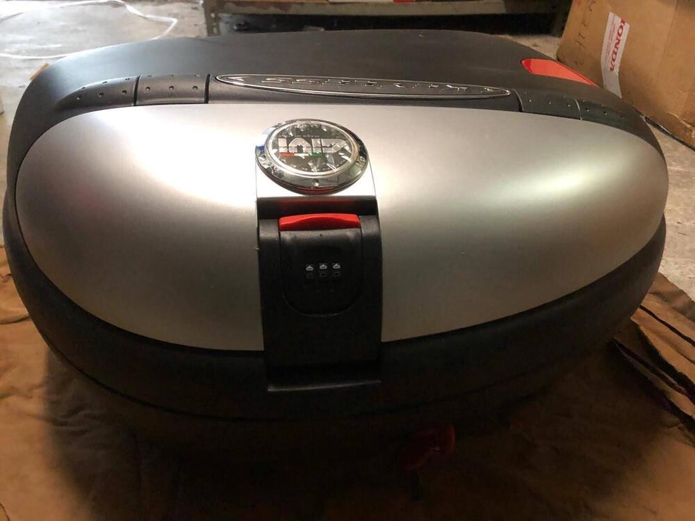 BAULETTI E BORSE LATERALI VARIE Givi (8)