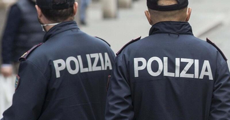 Pisa: piromane tenta di dar fuoco a uno scooter, bloccato e denunciato