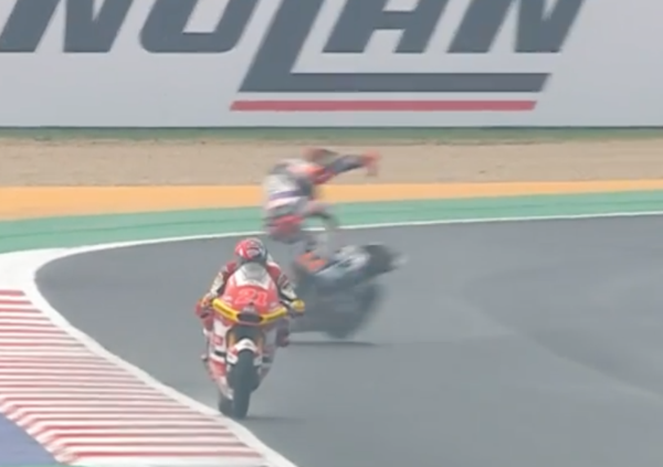 [VIDEO] Moto2 a Misano: crash and show durante le FP1