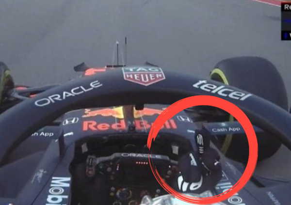 [VIDEO] La guerra &egrave; iniziata: Verstappen e Hamilton tensione in pista, dito medio alzato e insulti via radio