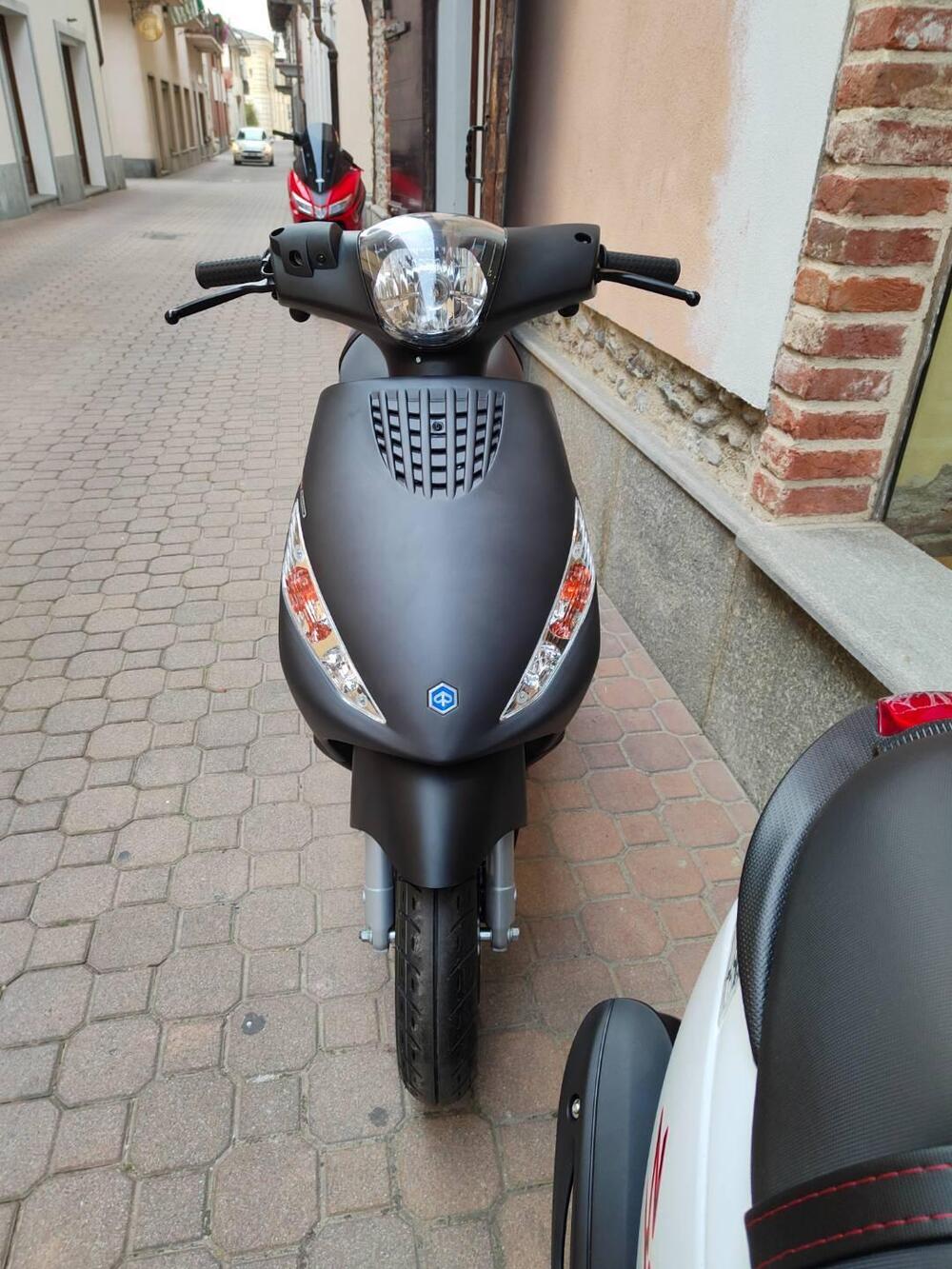 Piaggio Zip 50 4T (2021 - 25) (8)