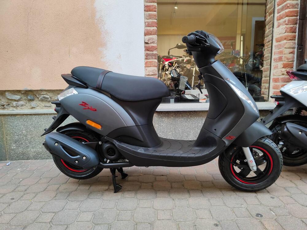 Piaggio Zip 50 4T (2021 - 25) (10)