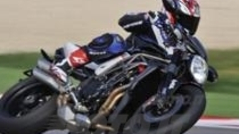 Guida alla MV Agusta Brutale