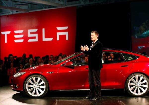 Tesla in vetta alle vendite in Europa (e terza in Italia) con la Model 3. Ma non &egrave; tutto merito suo: ecco perch&eacute;
