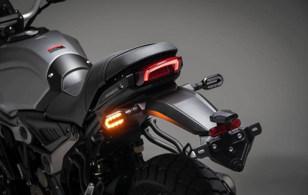 Voge Trofeo 300ACX Scrambler (2021 - 25) (4)