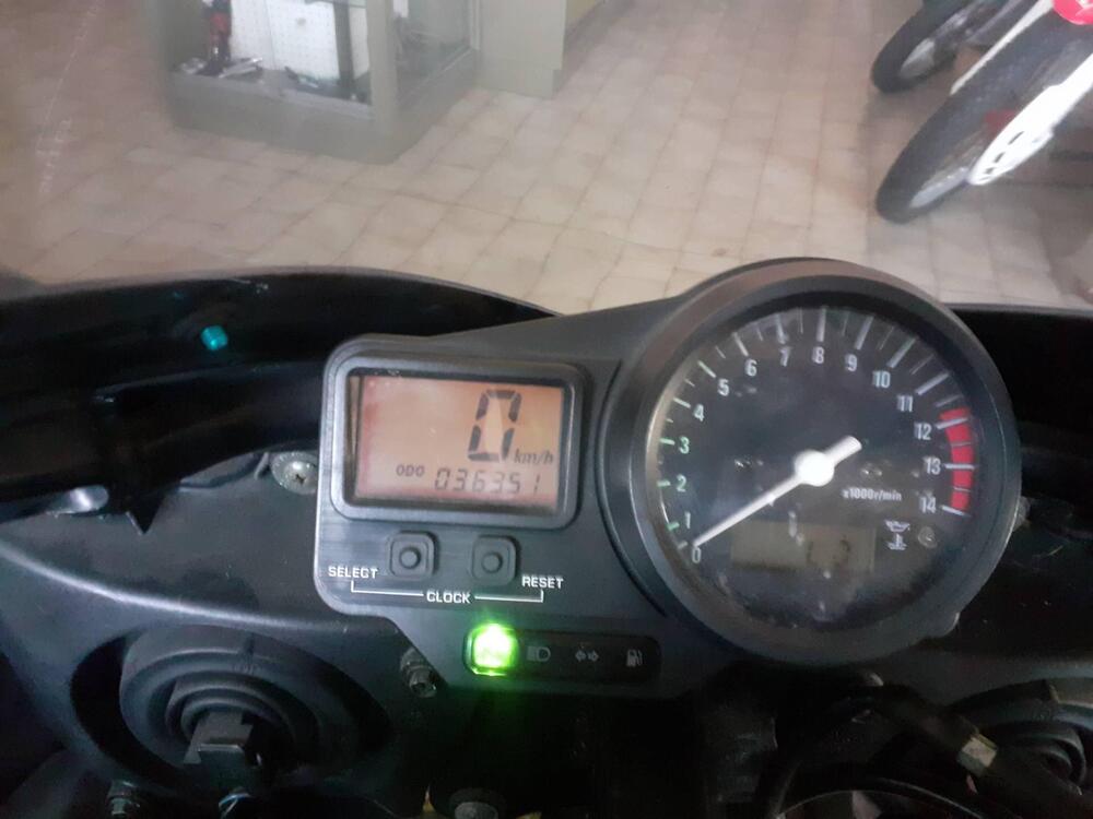 Yamaha YZF R1 (1998 - 99) (4)