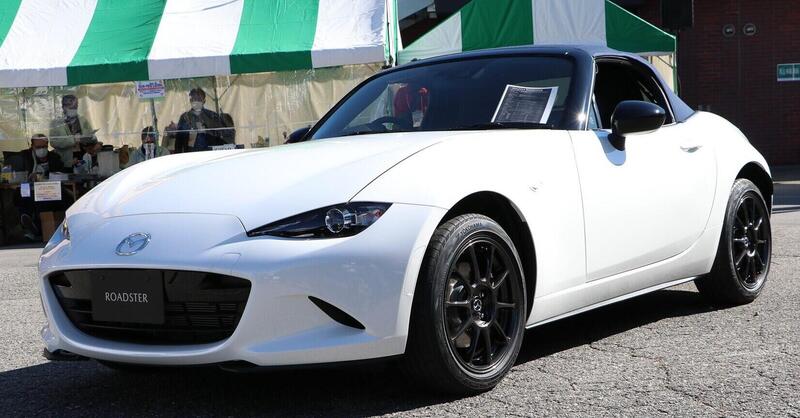 Mazda MX-5 990S Special Edition, la Miata alleggerita dedicata ai puristi