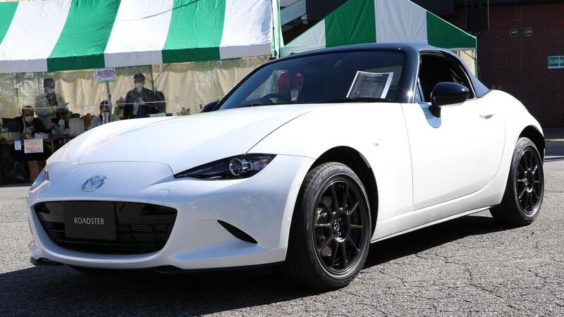 Mazda MX-5 990S Special Edition, la Miata alleggerita dedicata ai puristi