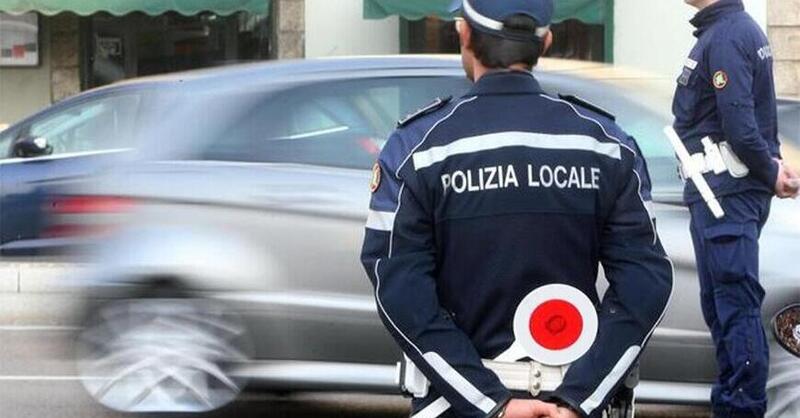 San Polo (RE): investe motociclista e scappa, patente sospesa e denuncia