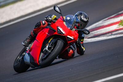 Ducati Panigale V4 S TEST: giochi azzerati