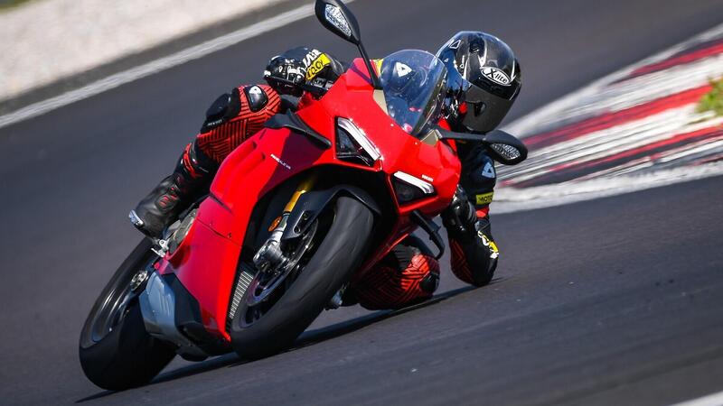 Ducati Panigale V4 S TEST: giochi azzerati