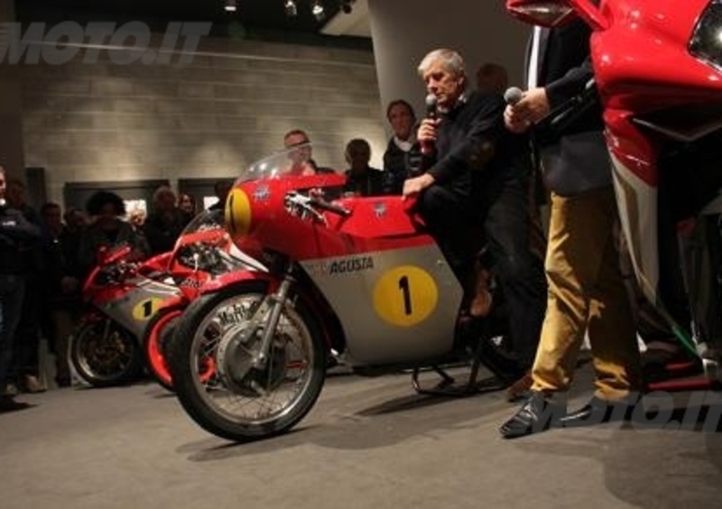 Giacomo Agostini: &quot;Rossi non &egrave; finito, ma occhio ai giovani&quot;