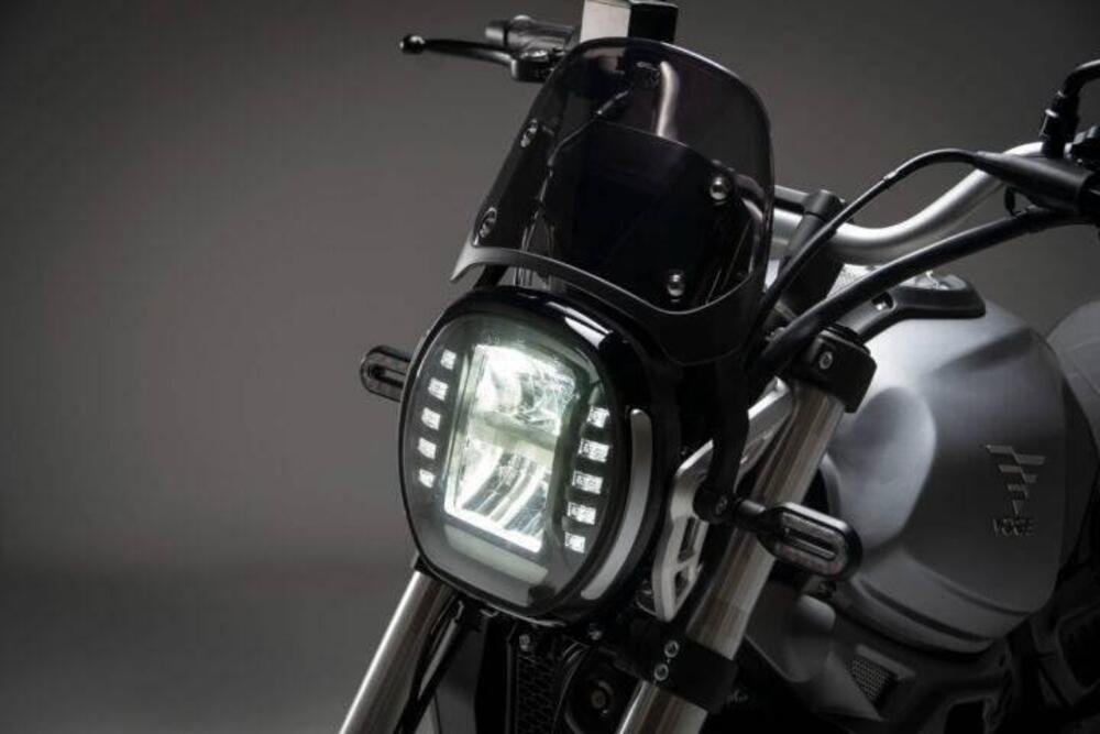 Voge Trofeo 300ACX Scrambler (2021 - 25) (2)