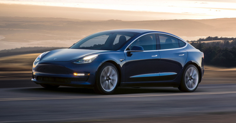 Tesla Model 3, cambia il nome della entry level della gamma