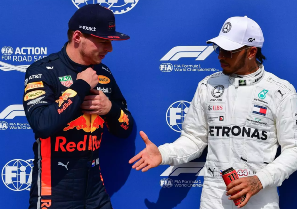 Hamilton punzecchia Verstappen: &quot;Io ho vinto al mio secondo anno, mentre lui al sesto...&quot;