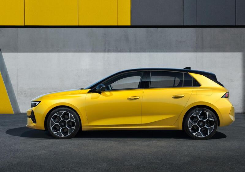 Opel Astra (2021-->>) (2)