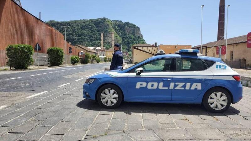 Salerno: ruba scooter e scappa dalla polizia, arrestato 25enne