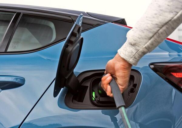 Altro che green: solo dopo 110 mila chilometri un&rsquo;auto elettrica comincia ad avere meno emissioni di una tradizionale. Lo dice Volvo