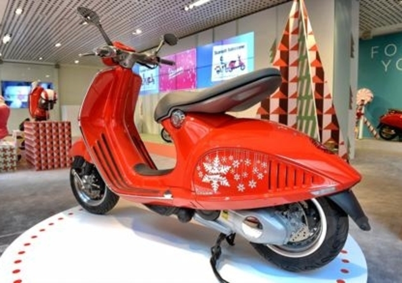 L&#039;unica Vespa 946 rossa all&#039;asta per beneficenza