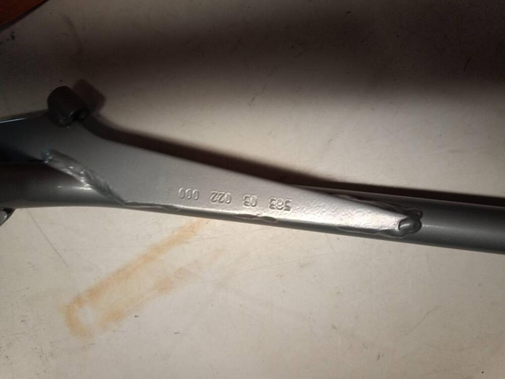 Cavalletto CENTRALE 58303022000 Ktm (3)