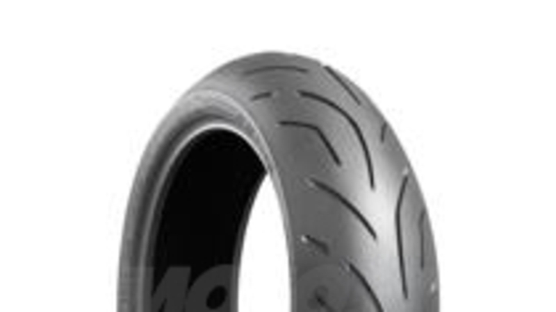 Bridgestone presenta quattro nuovi pneumatici moto